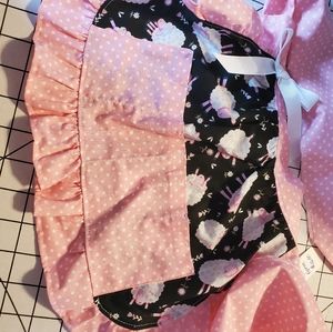 Little girls aprons with Jumbo crayons